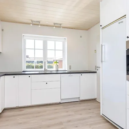 4 Star In Farso-by Traum * Års