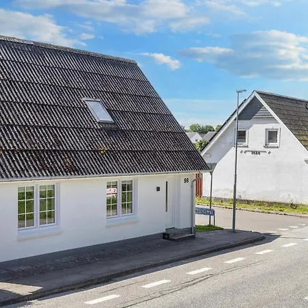 4 Star In Farso-by Traum * Års